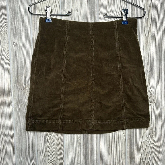 Free people corduroy mini skirt zip back size 2 - Picture 1 of 3